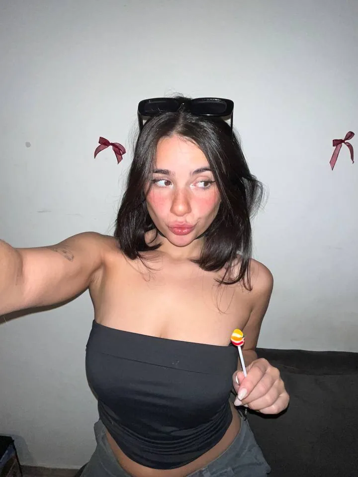 Chloe — photo 1